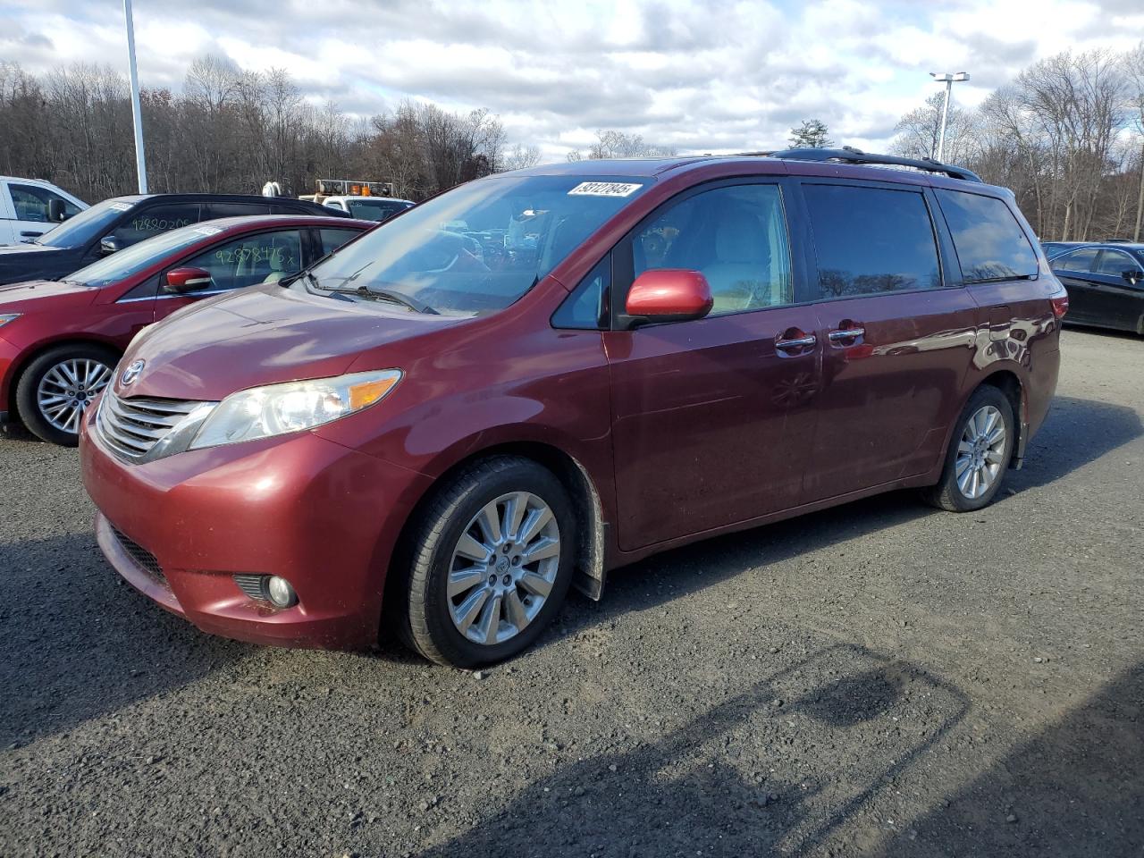 TOYOTA SIENNA XLE 2015
