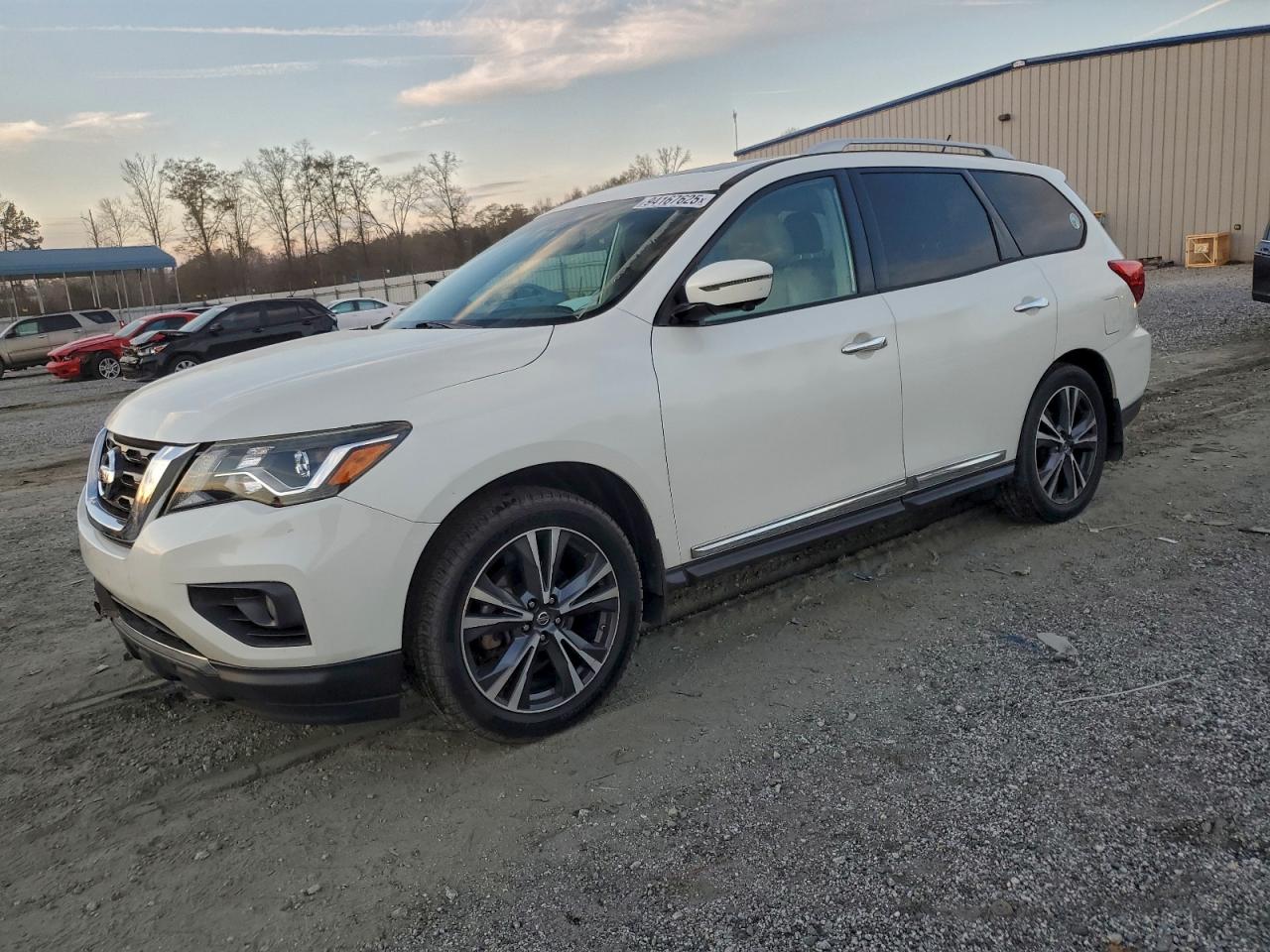 NISSAN PATHFINDER 2017