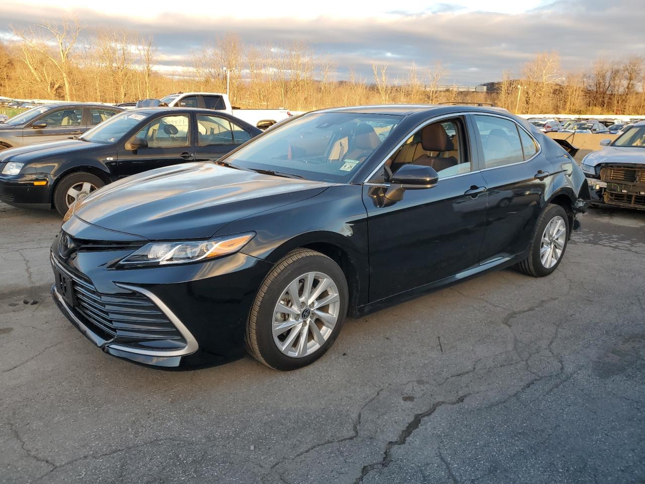 TOYOTA CAMRY LE 2023