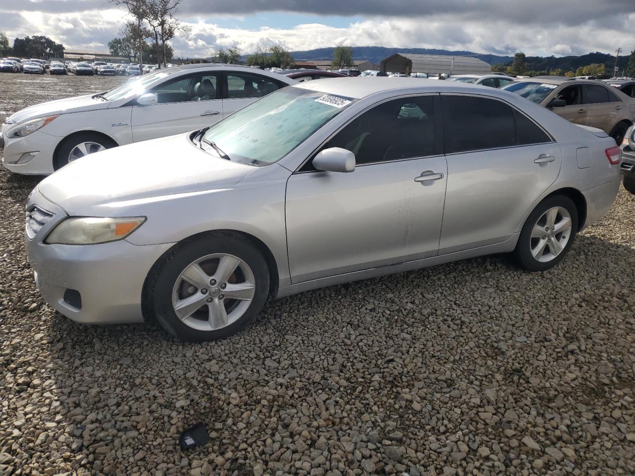 TOYOTA CAMRY BASE 2011