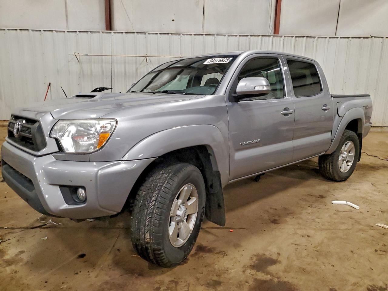 TOYOTA TACOMA 2015