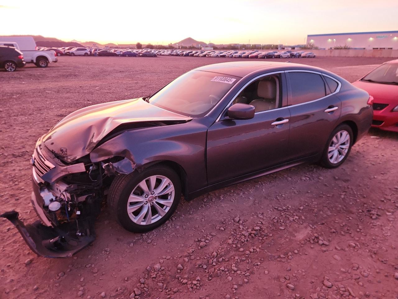 INFINITI M37 2011