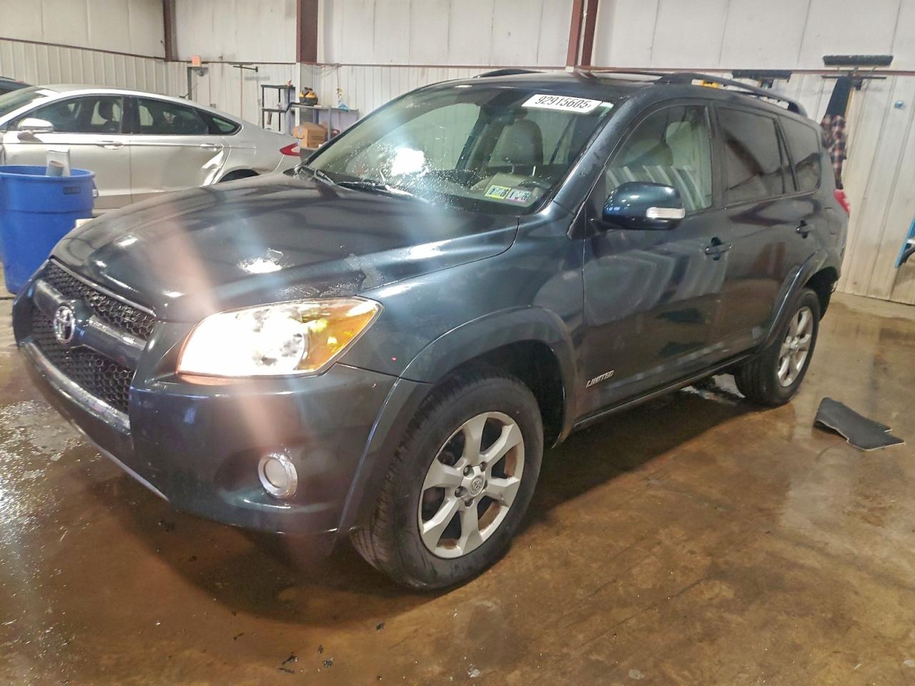 TOYOTA RAV4 2011