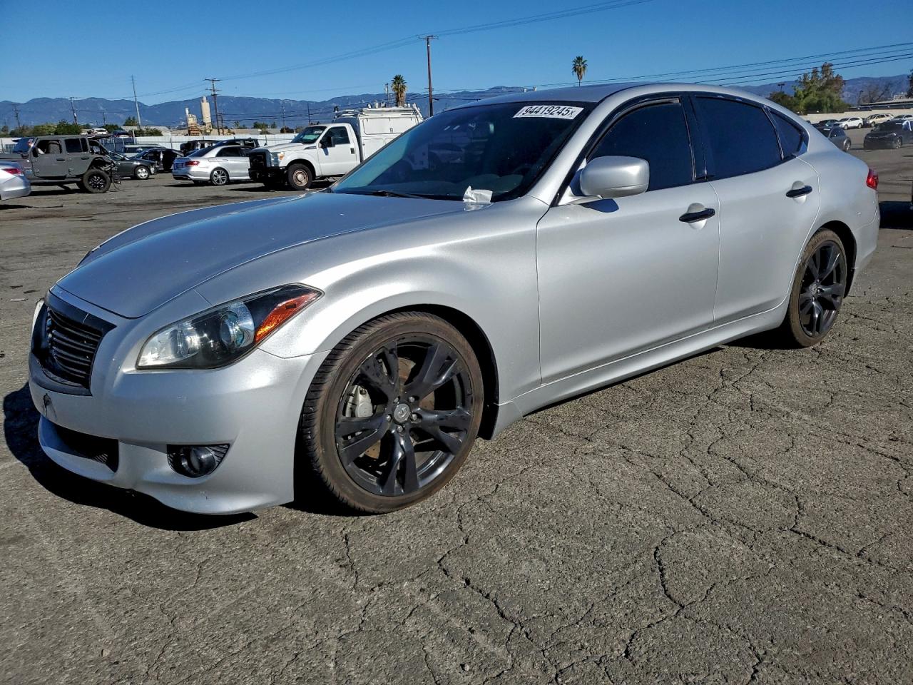 INFINITI M37 2011