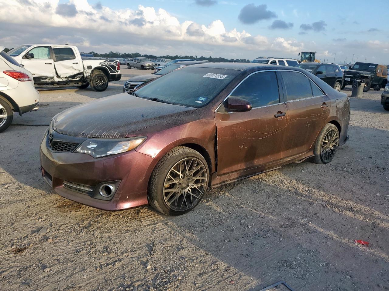 TOYOTA CAMRY L 2013