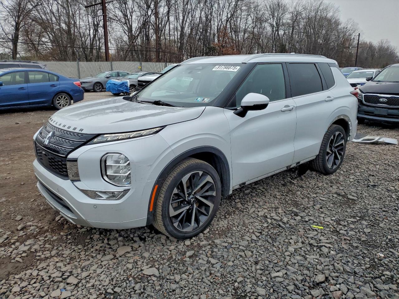 MITSUBISHI OUTLANDER 2023