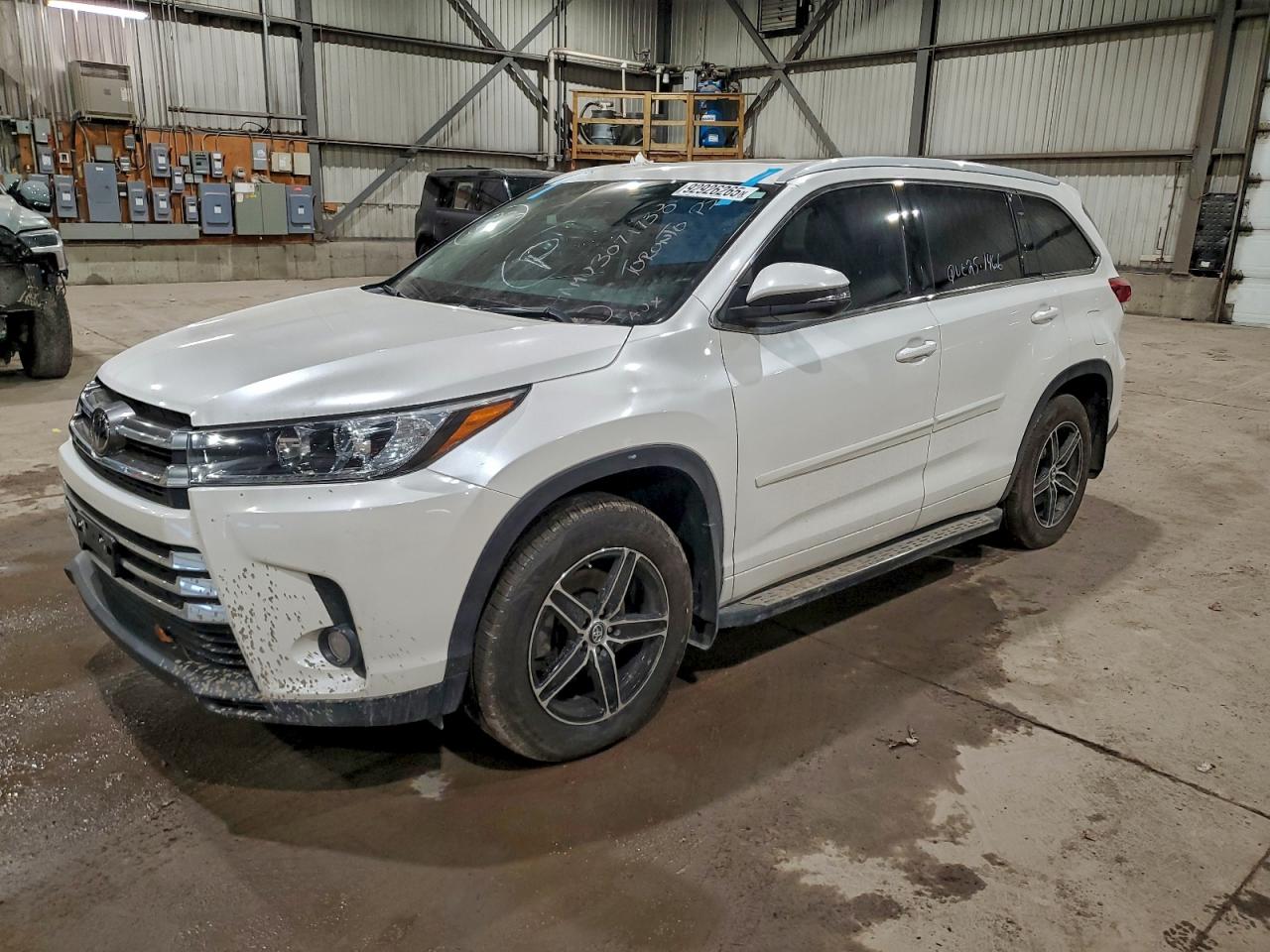 TOYOTA HIGHLANDER 2017