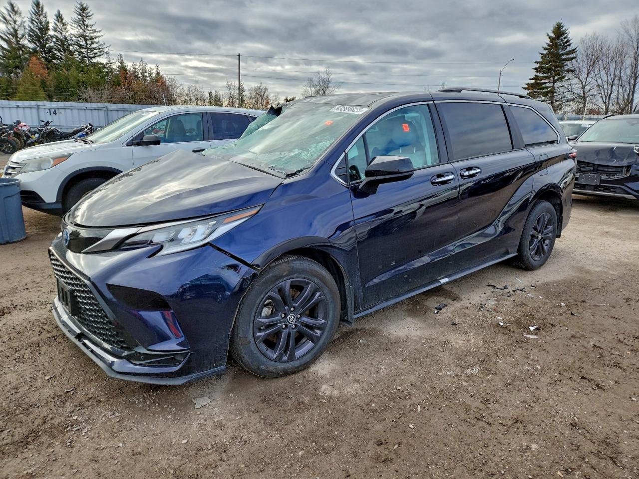 TOYOTA SIENNA LE 2024