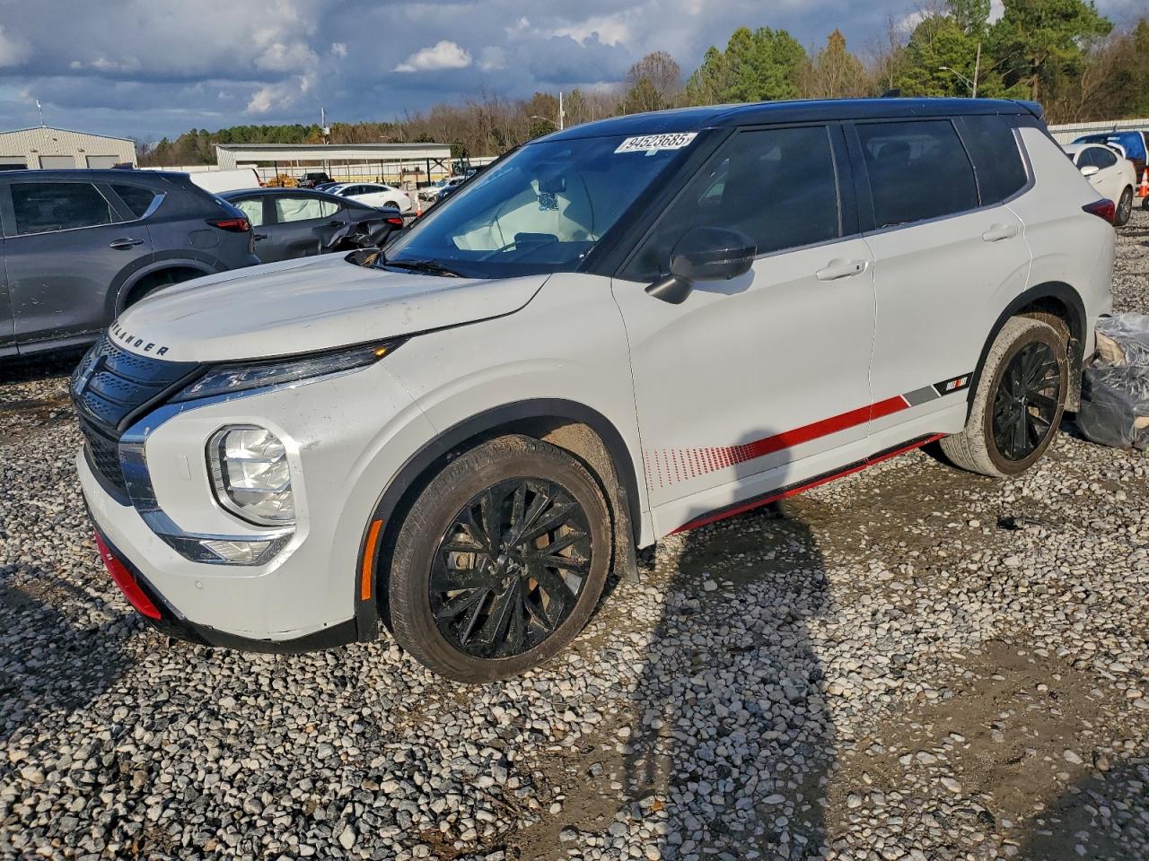 MITSUBISHI OUTLANDER 2024
