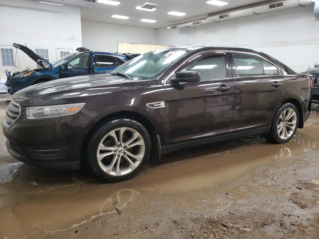 FORD TAURUS SEL 2013