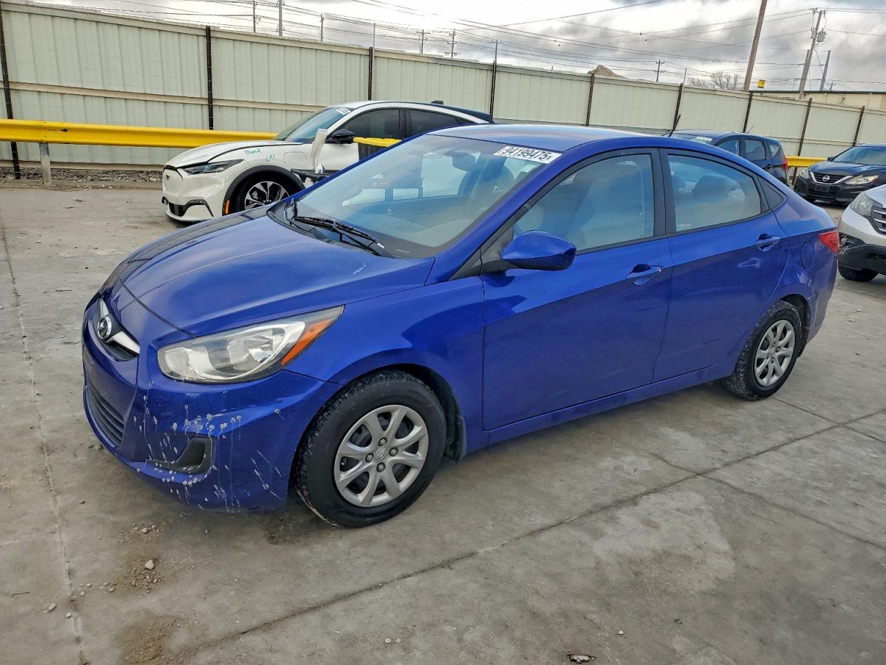 HYUNDAI ACCENT 2012