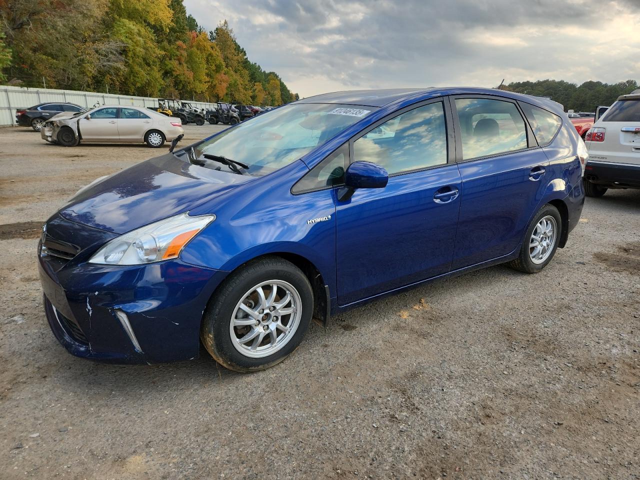 TOYOTA PRIUS V 2012