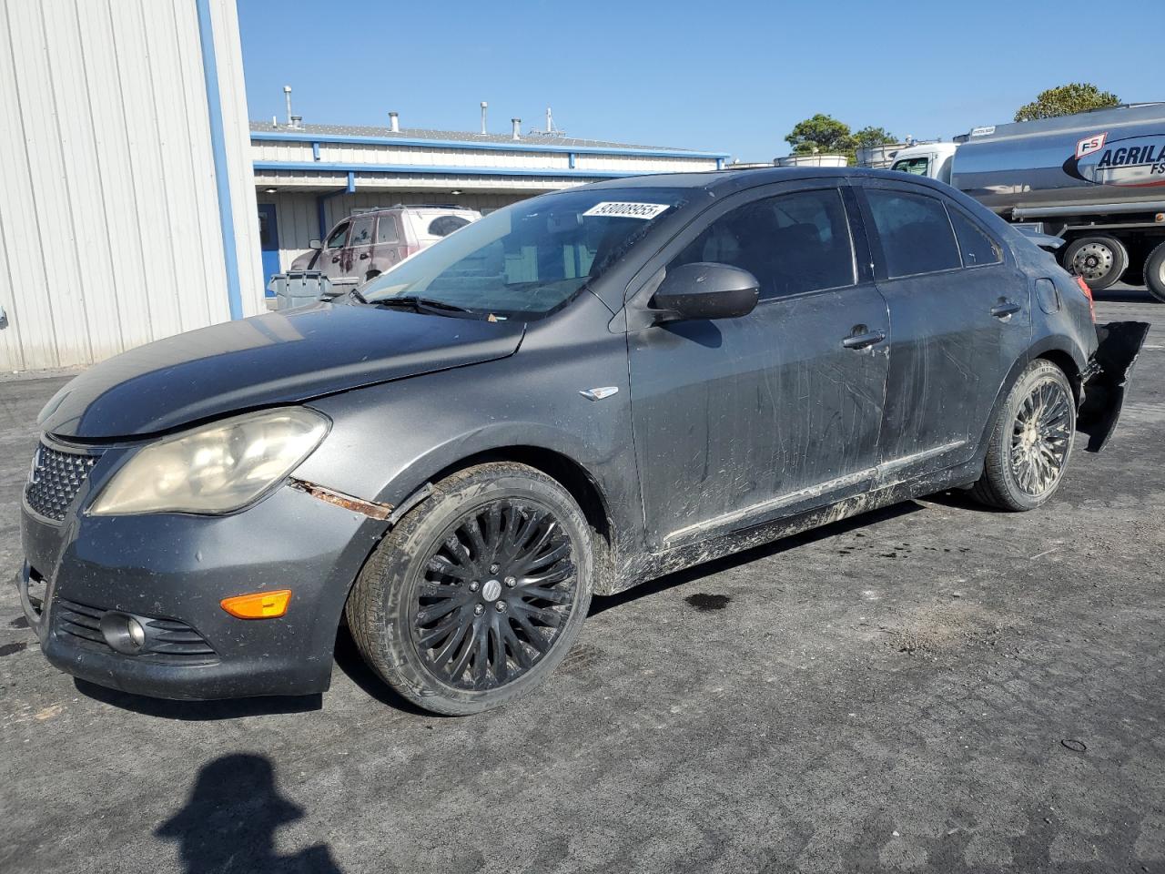 SUZUKI KIZASHI SL 2010