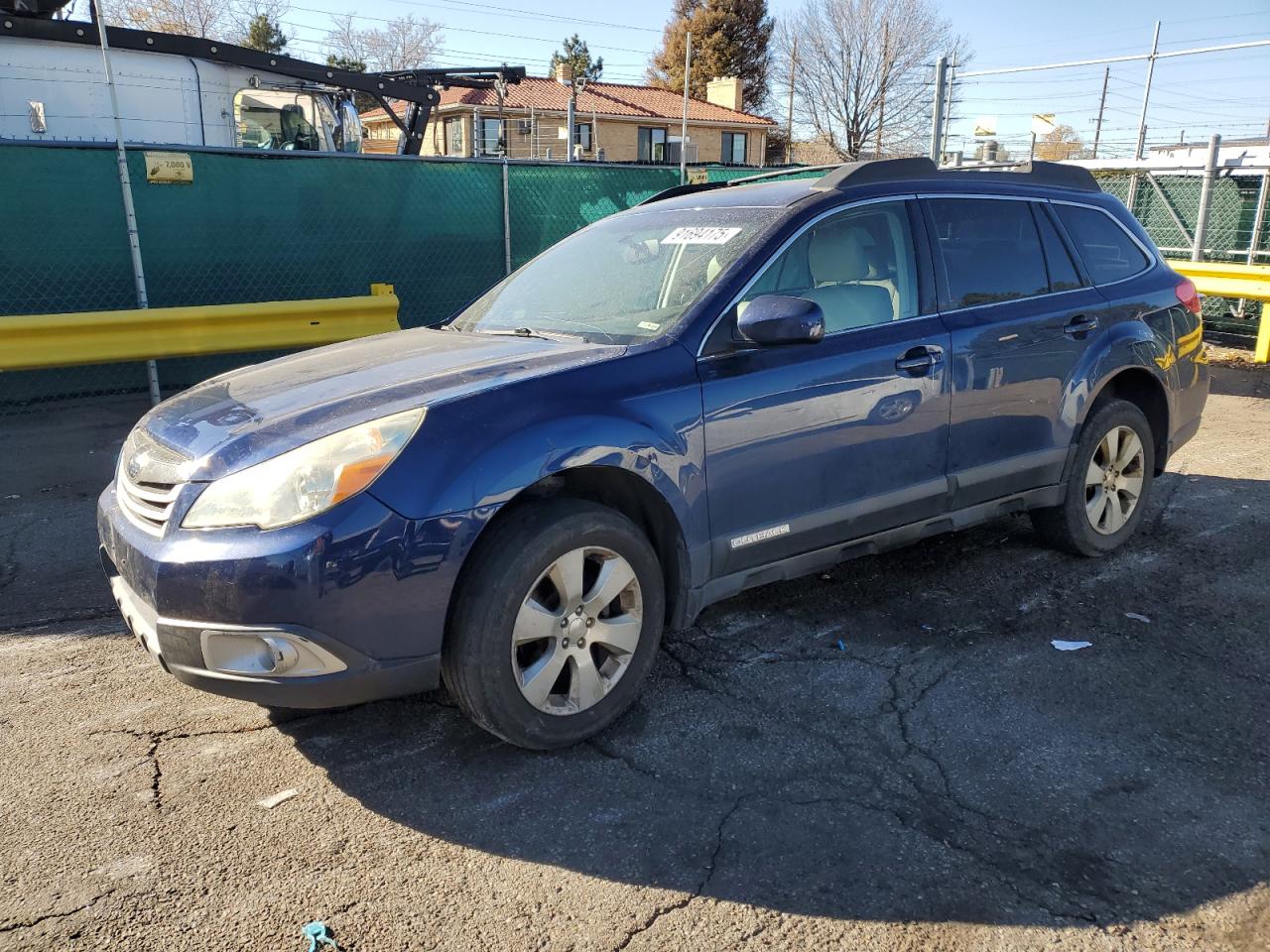 SUBARU OUTBACK 2. 2011