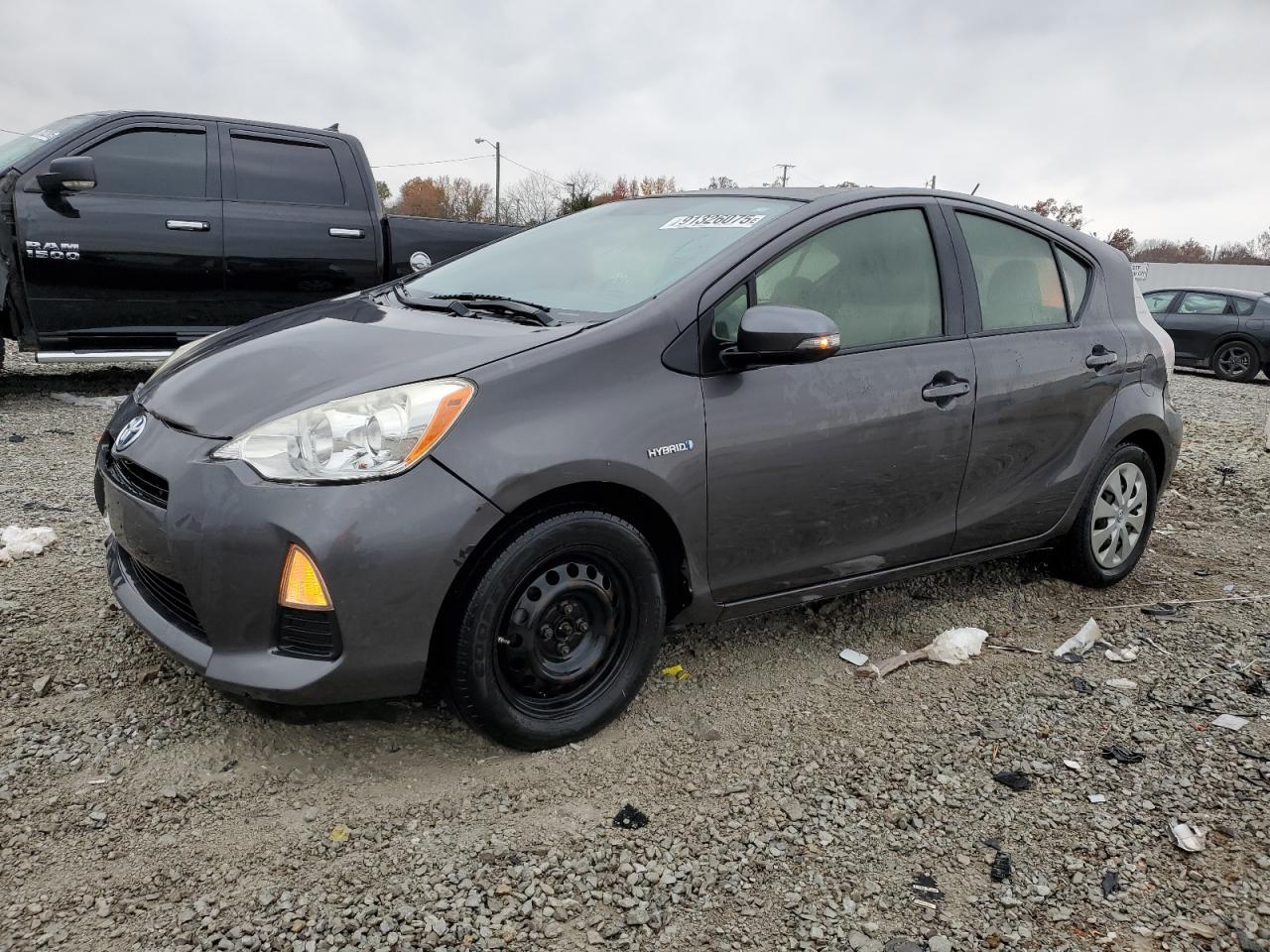 TOYOTA PRIUS C 2013