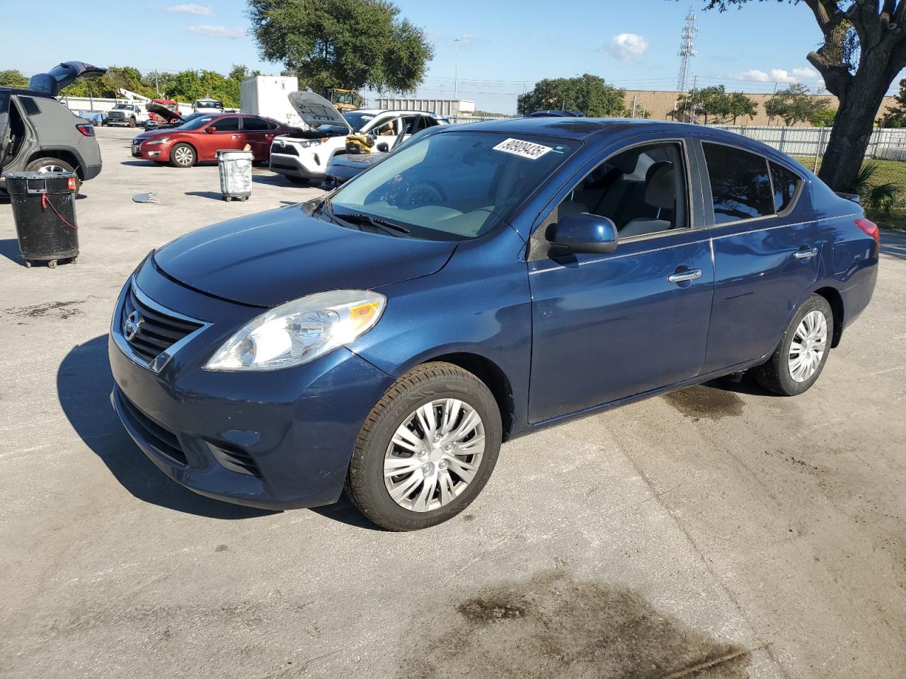 NISSAN VERSA 2013