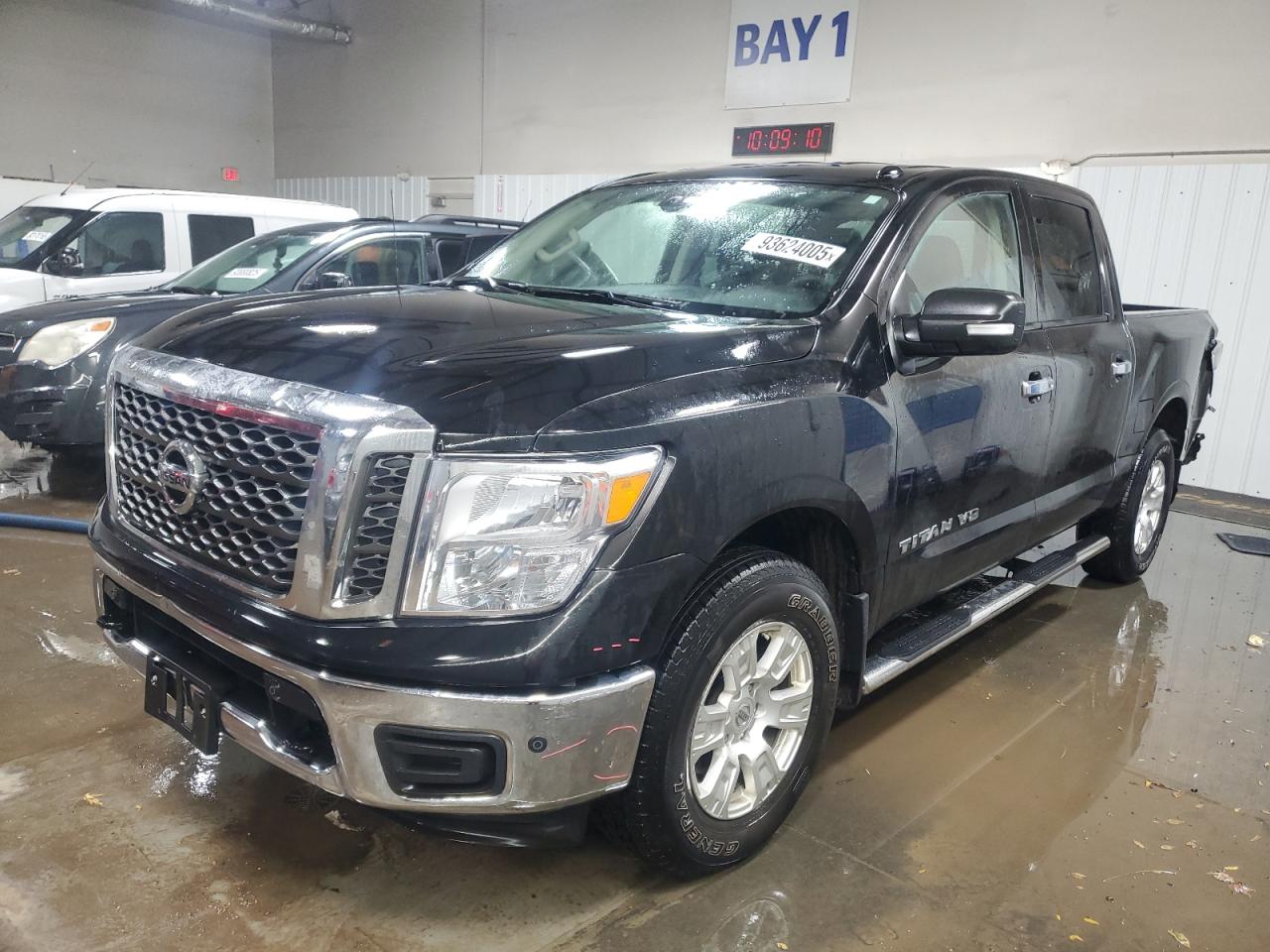 NISSAN TITAN 2018