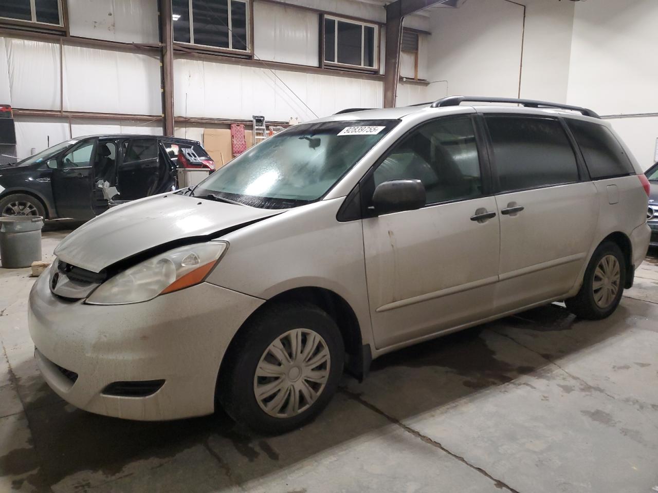TOYOTA SIENNA CE 2008