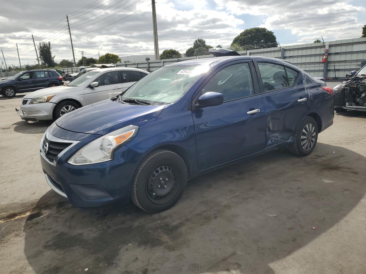 NISSAN VERSA 2019