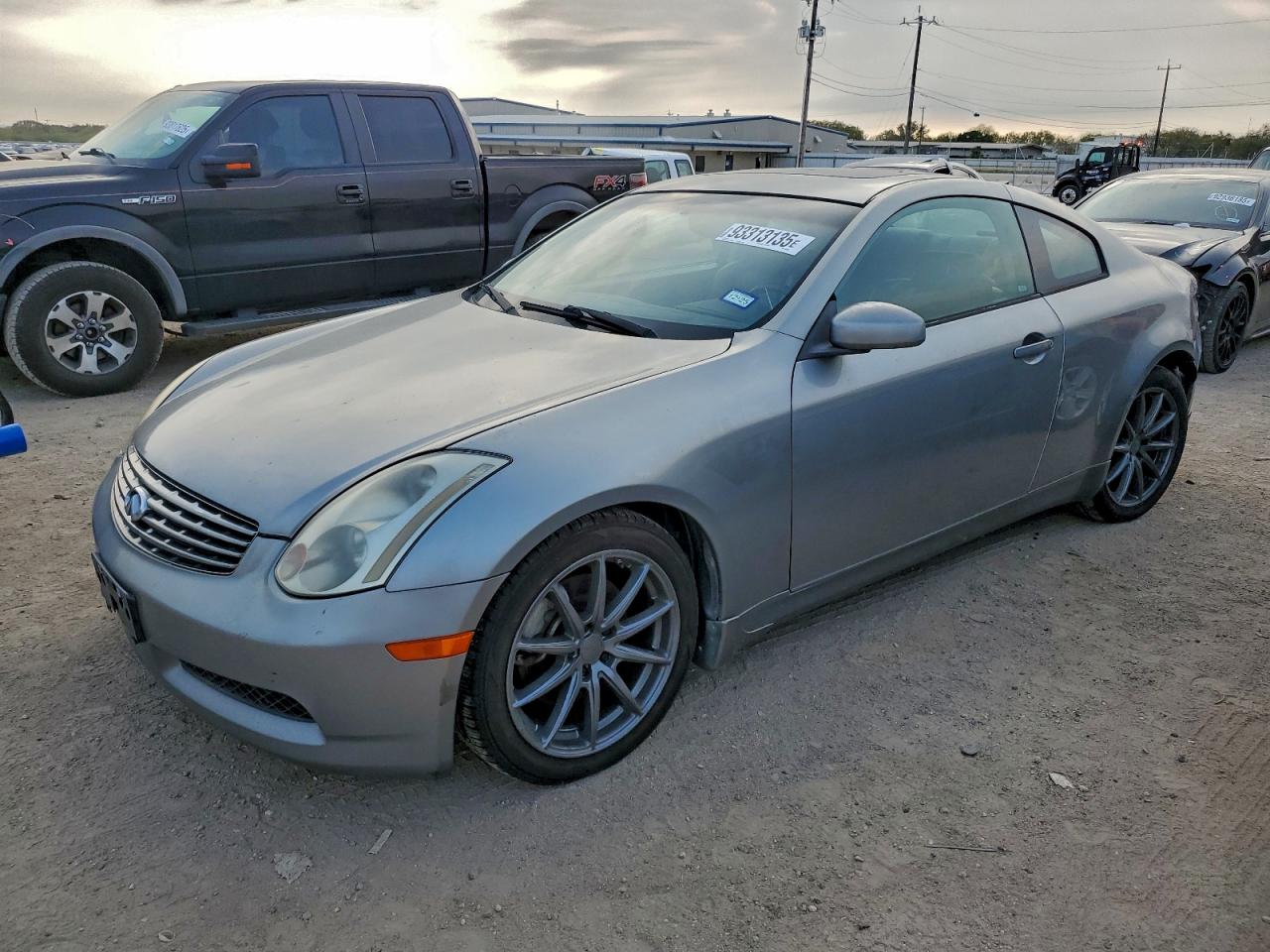 INFINITI G35 2005