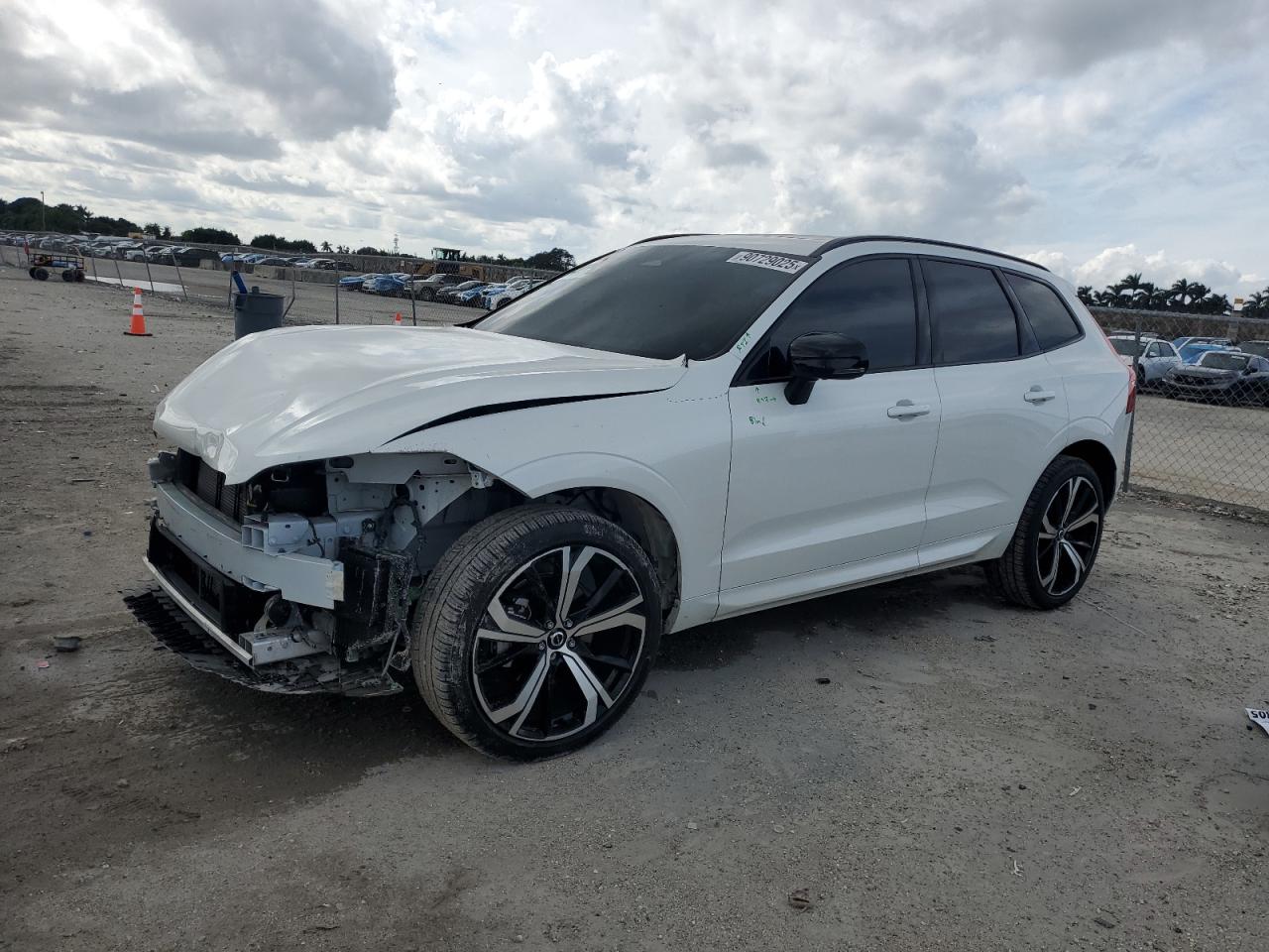 VOLVO XC60 2025