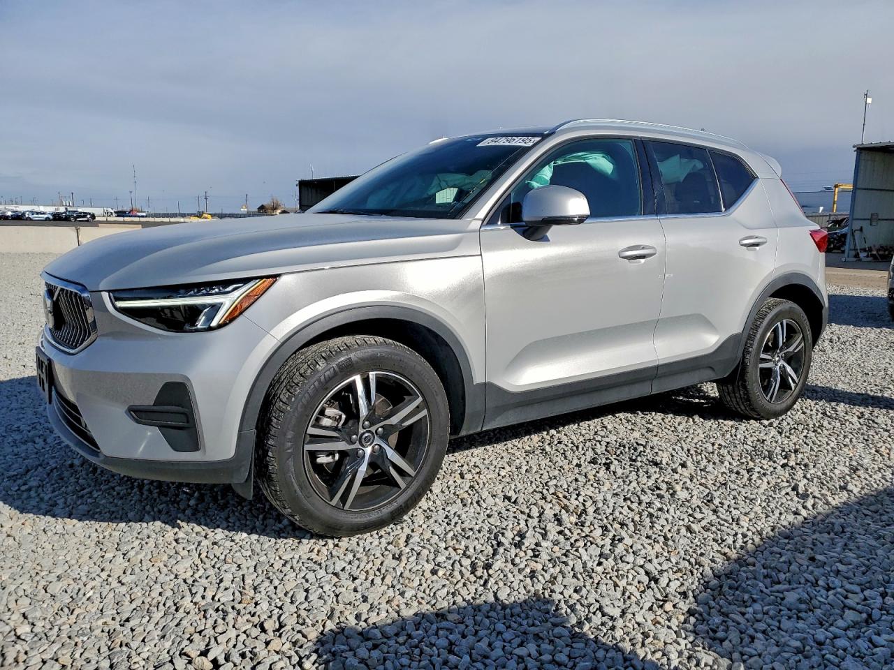 VOLVO XC40 2025