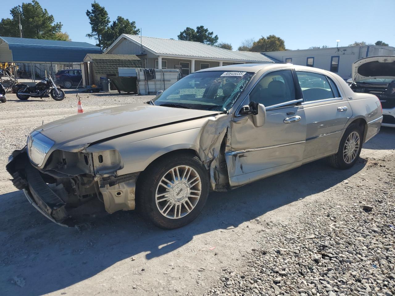 LINCOLN TOWN CAR S 2006