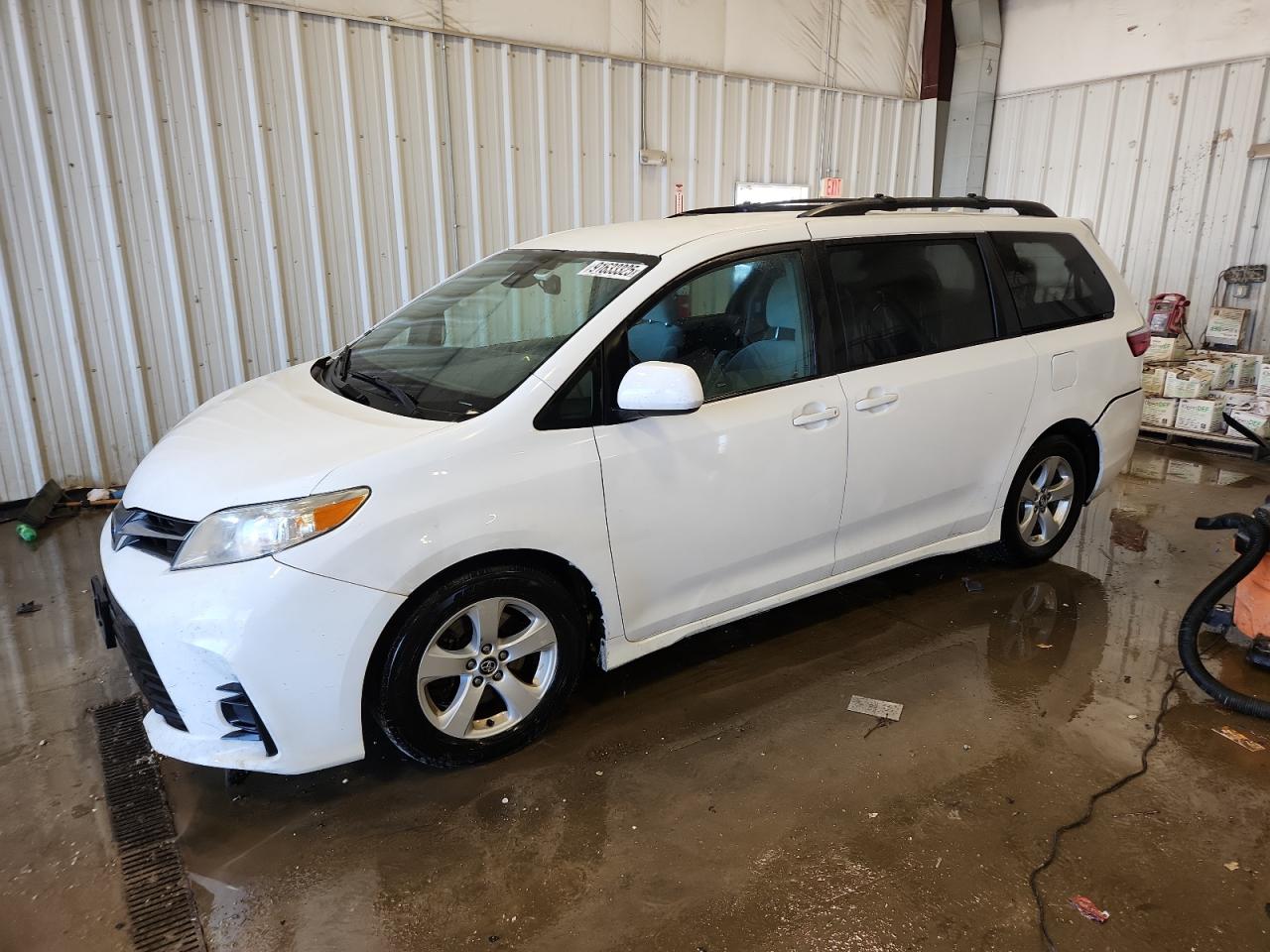 TOYOTA SIENNA 2018