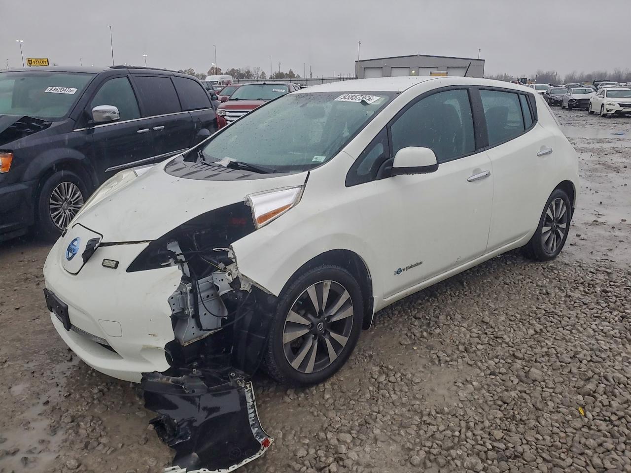 NISSAN LEAF 2016