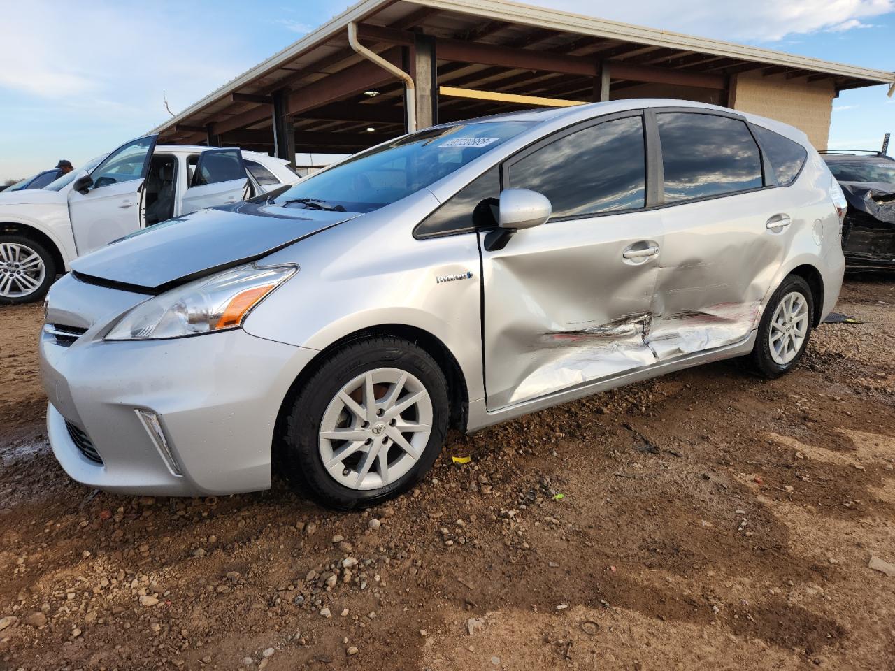 TOYOTA PRIUS V 2012