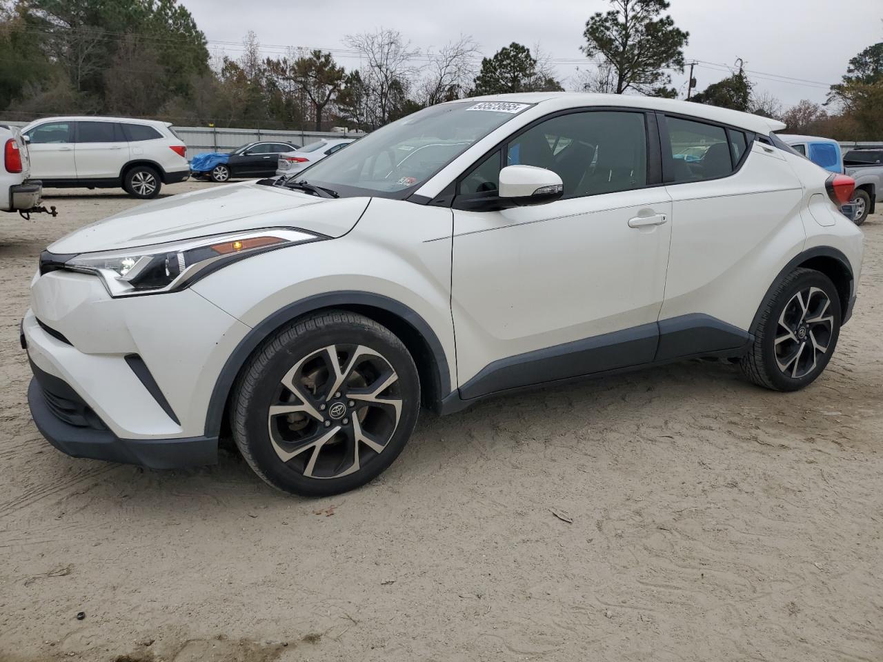 TOYOTA C-HR XLE 2019
