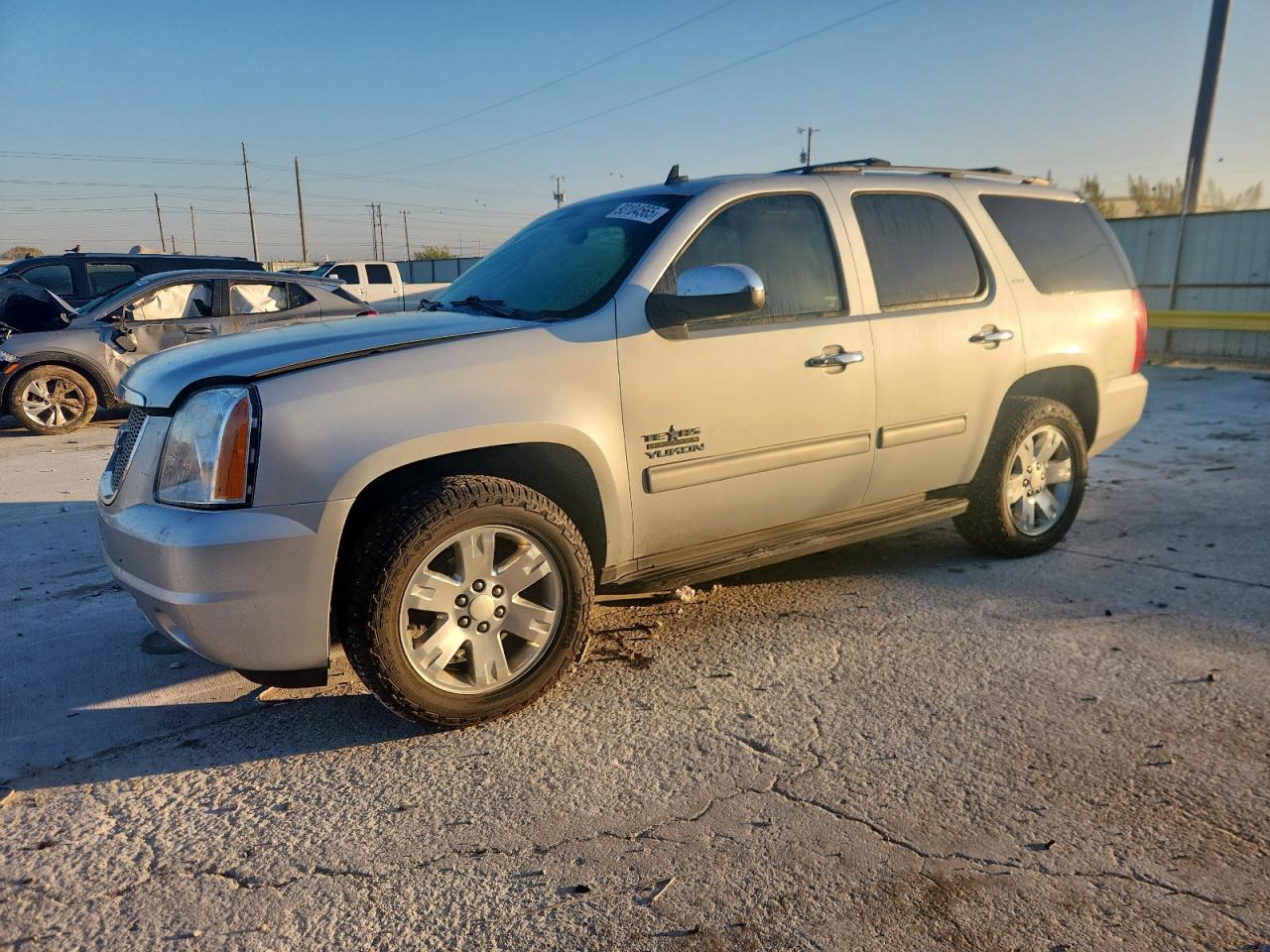 GMC YUKON SLT 2013