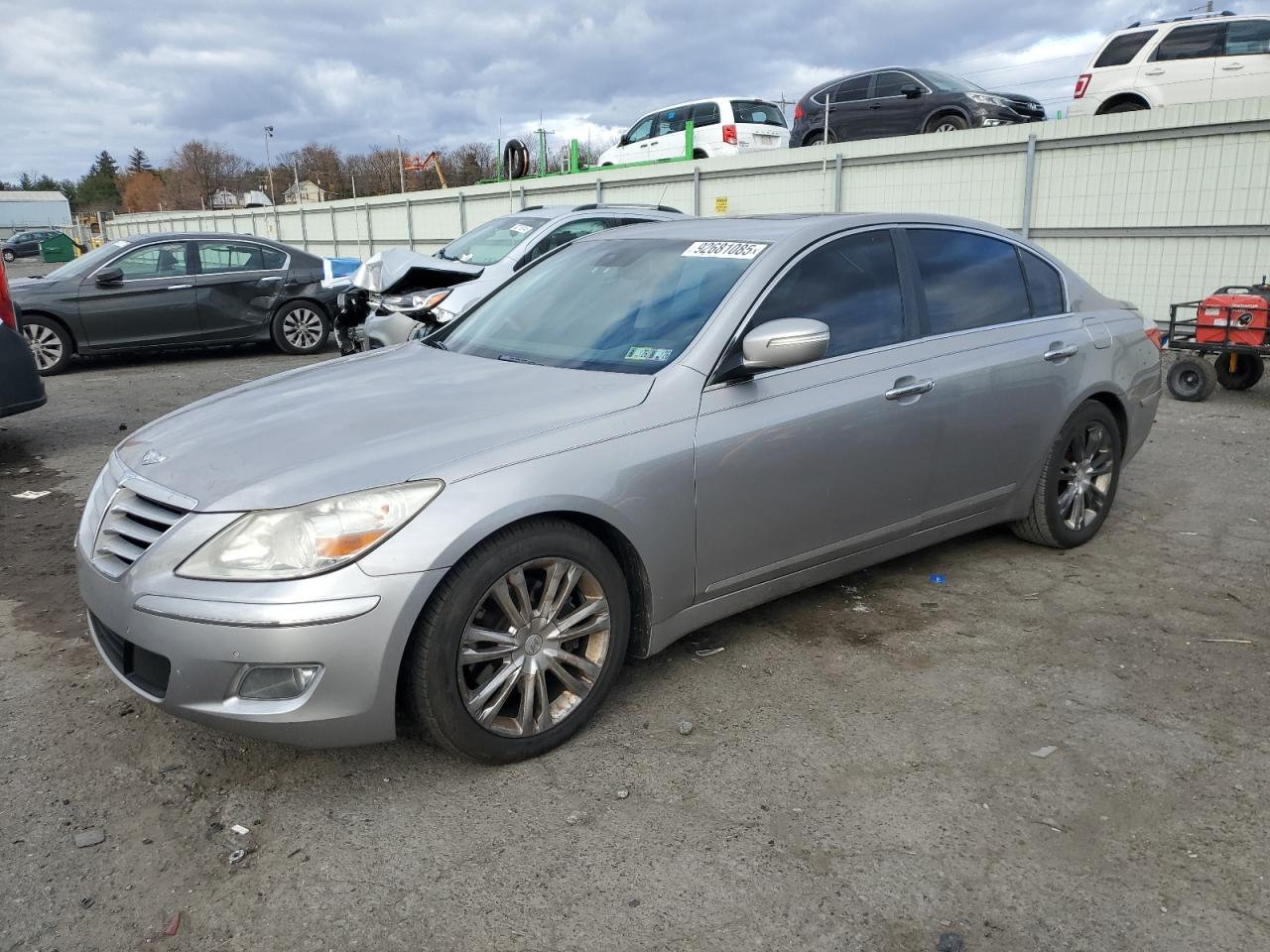 HYUNDAI GENESIS 4. 2011