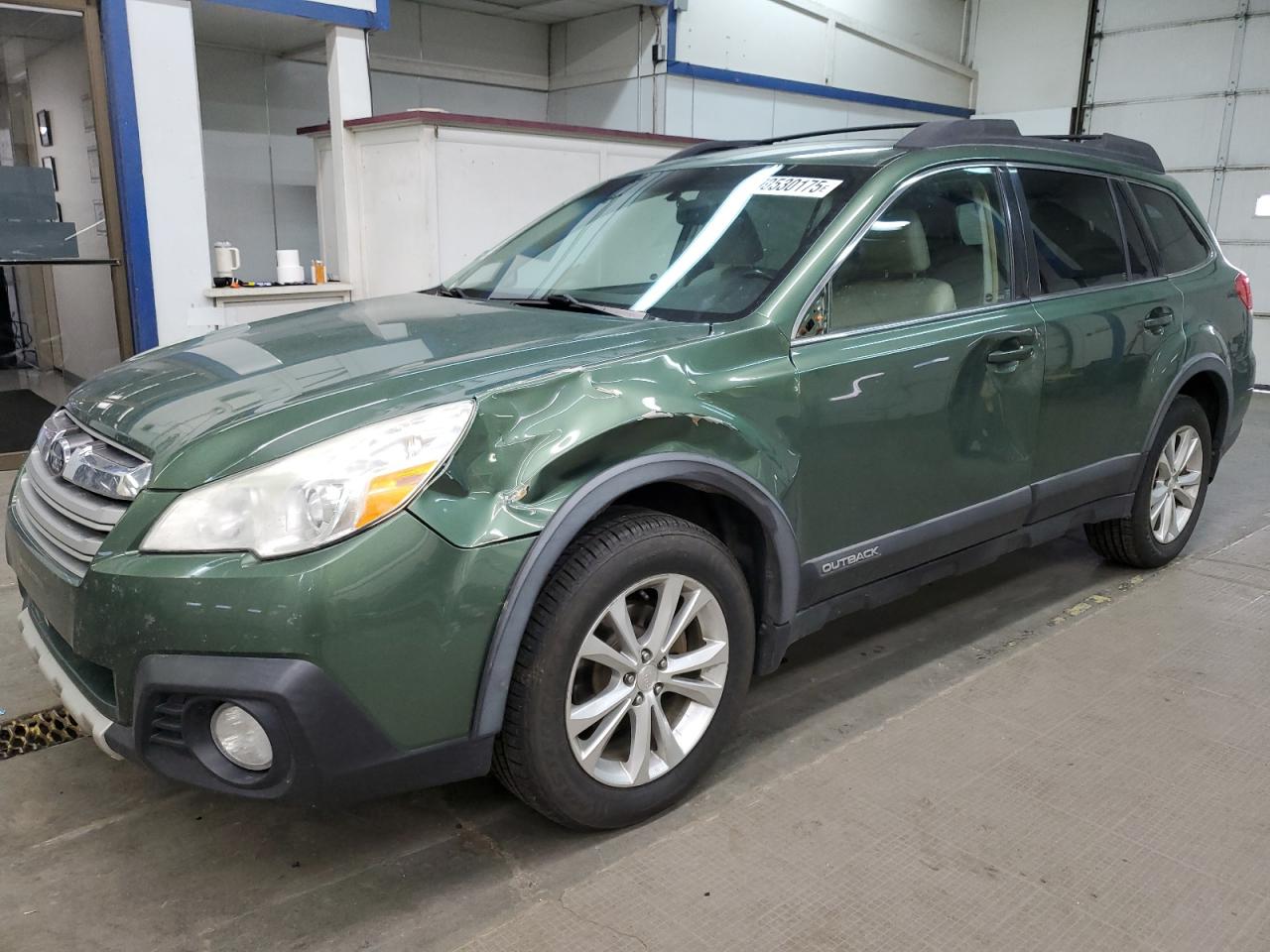 SUBARU OUTBACK 2. 2013