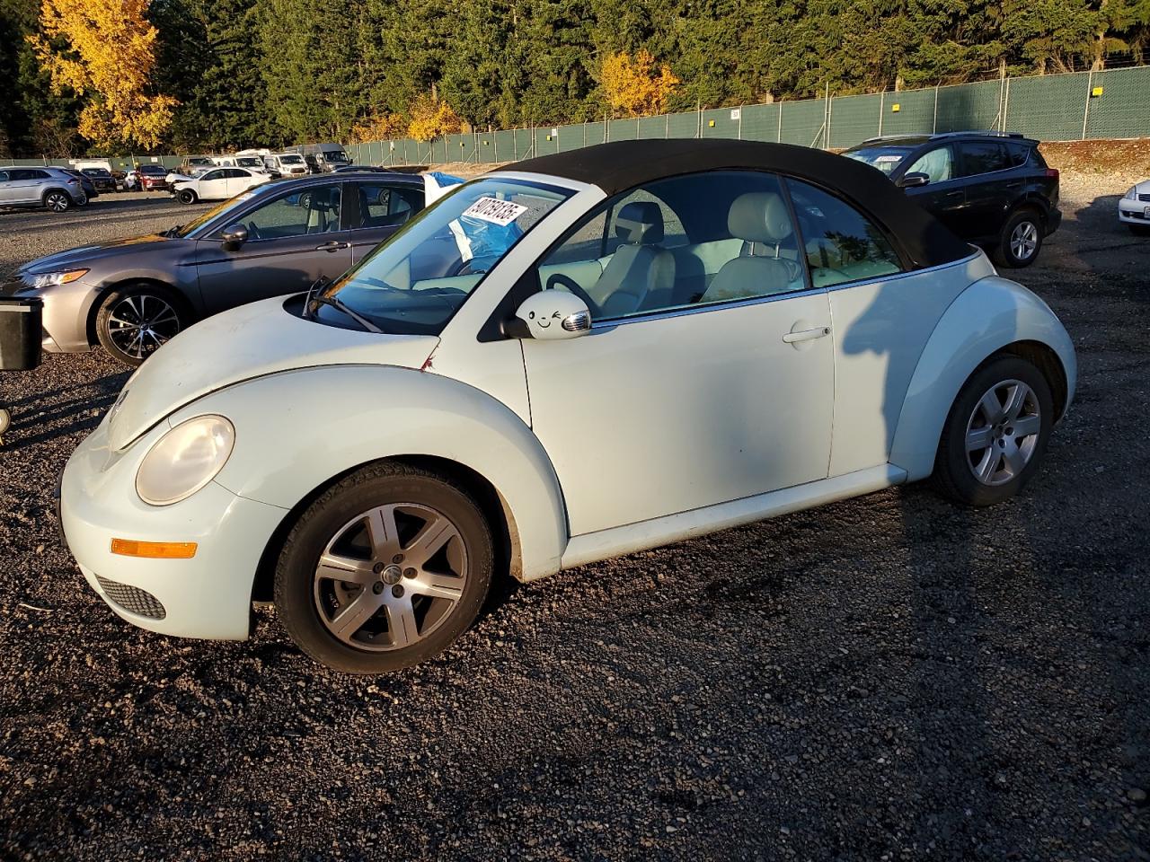 VOLKSWAGEN NEW BEETLE 2006