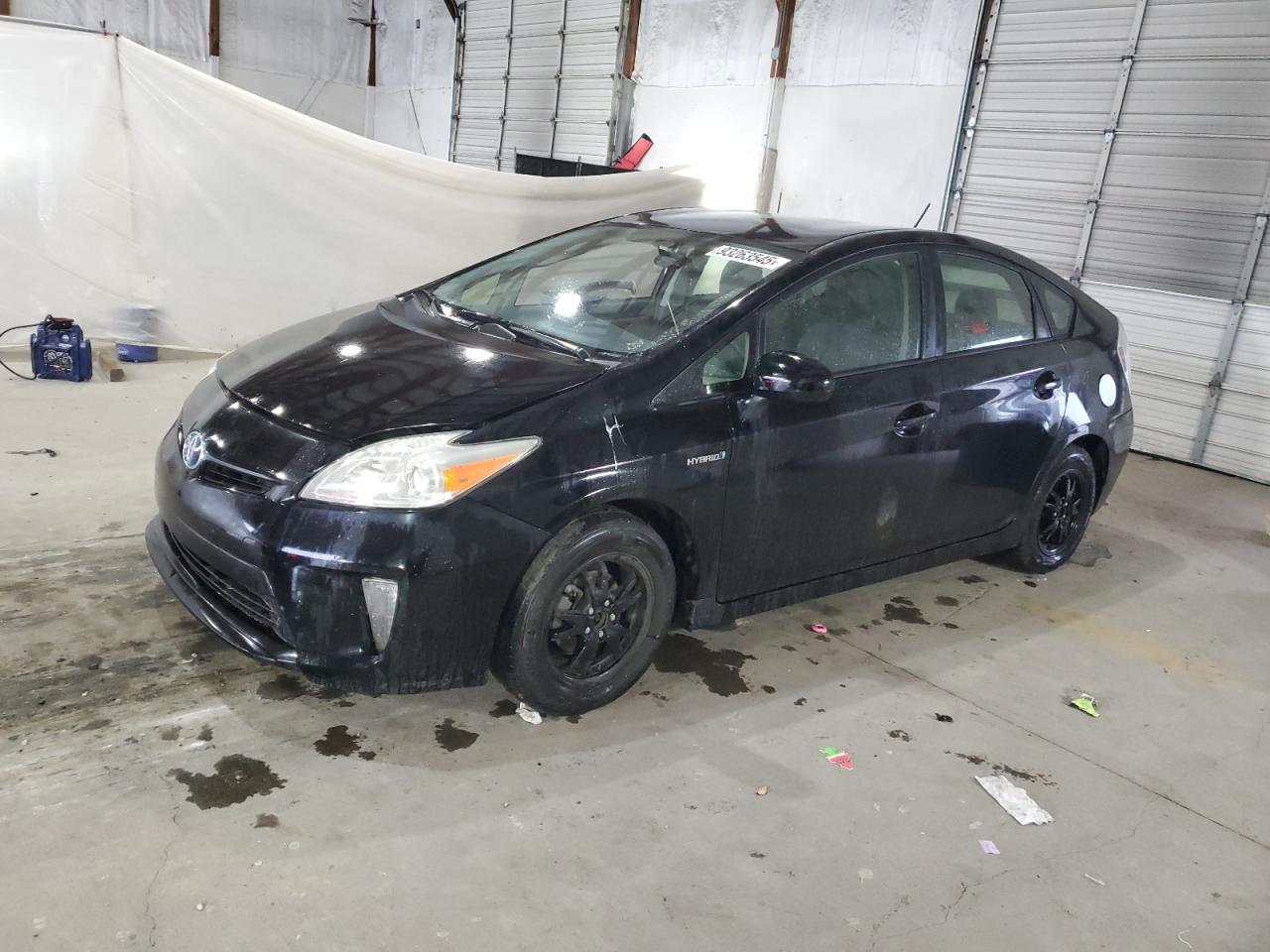 TOYOTA PRIUS 2015