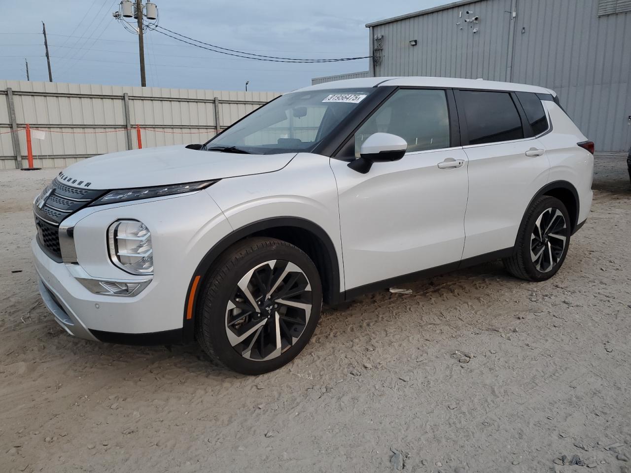 MITSUBISHI OUTLANDER 2024