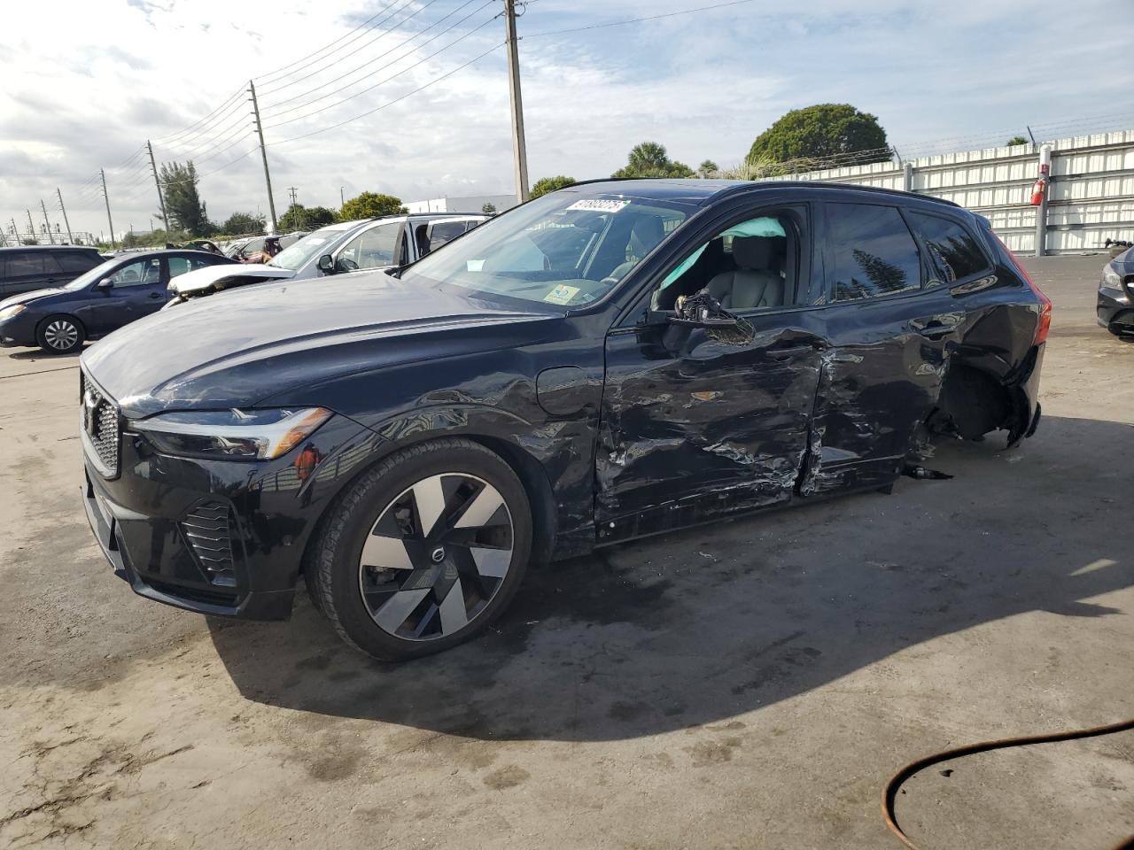 VOLVO XC60 PLUS 2024