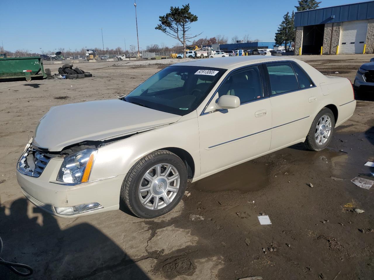CADILLAC DTS 2011