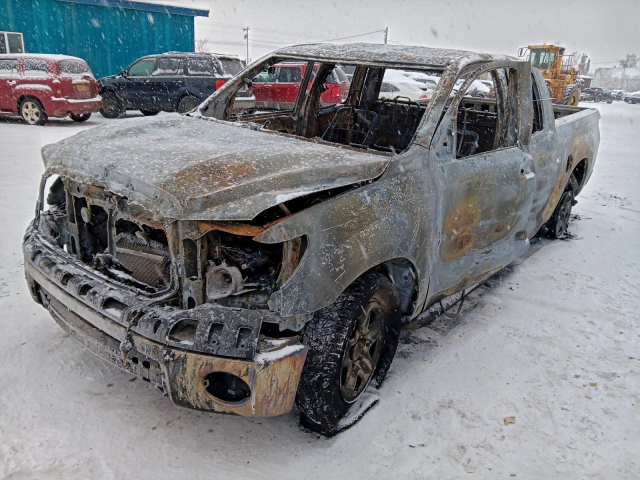TOYOTA TUNDRA DOU 2011