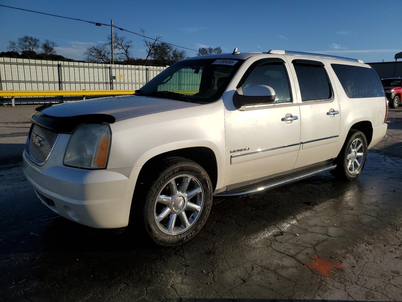 GMC YUKON XL D 2011