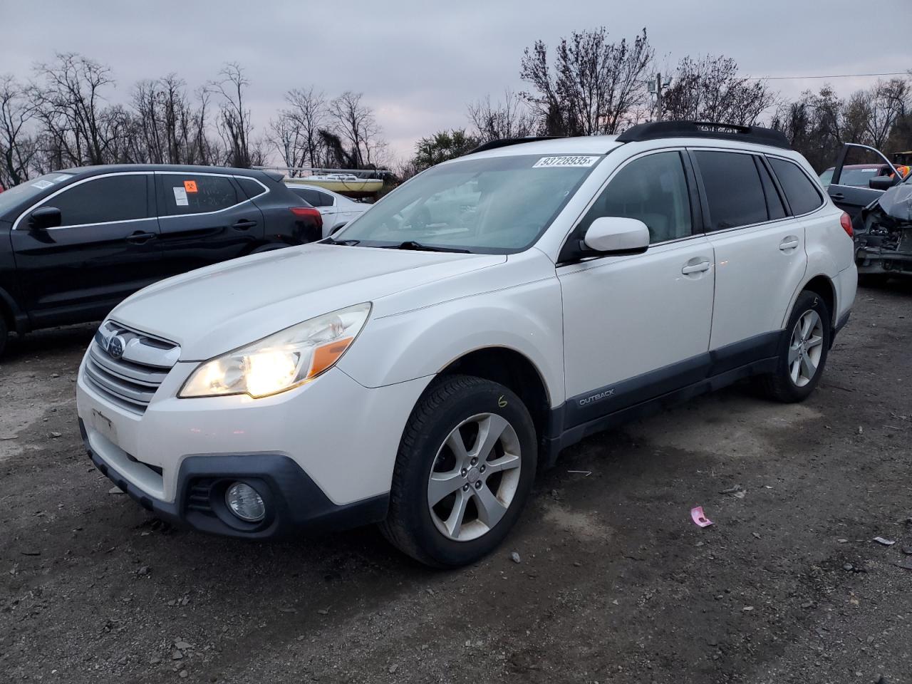 SUBARU OUTBACK 2014