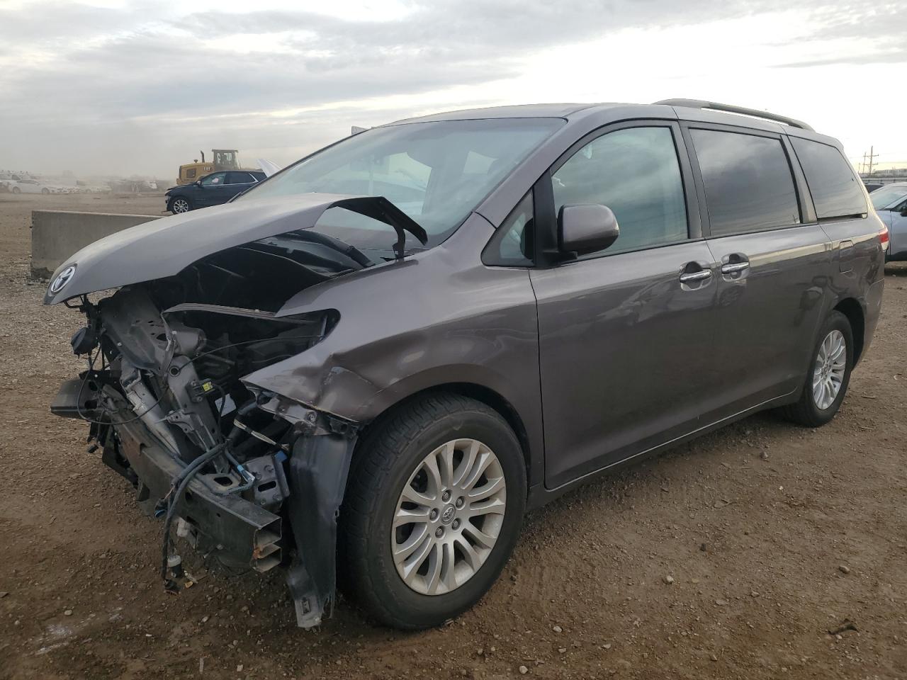 TOYOTA SIENNA 2013