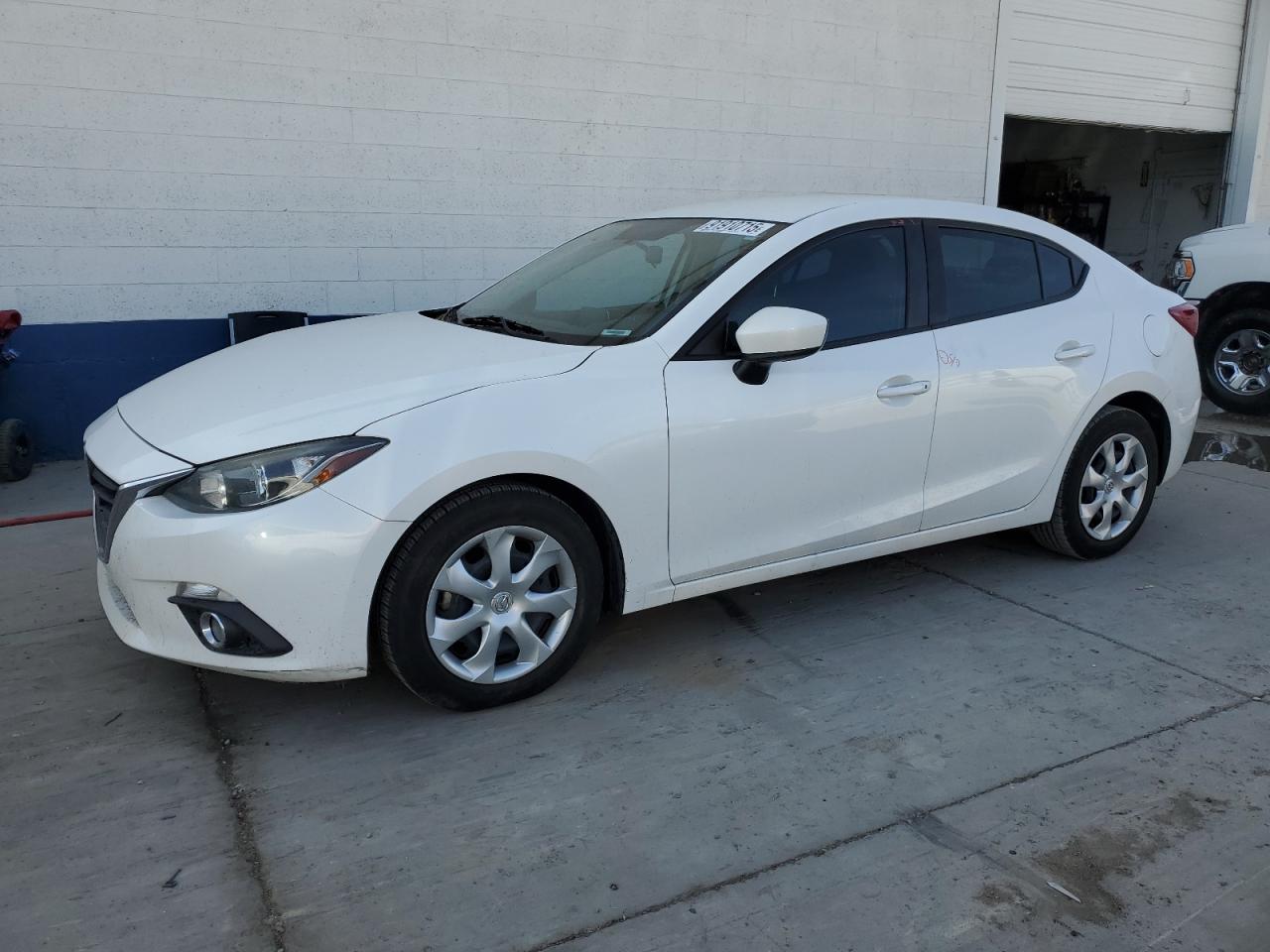 MAZDA 3 2015