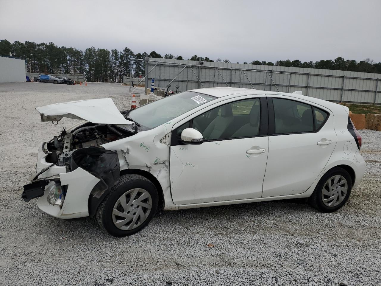TOYOTA PRIUS C 2015