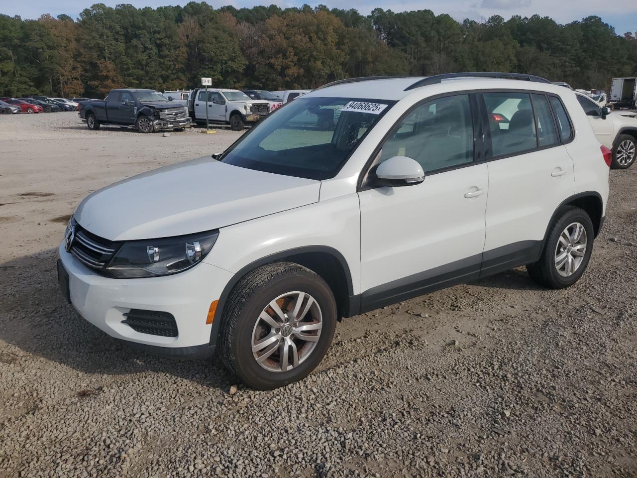 VOLKSWAGEN TIGUAN S 2016