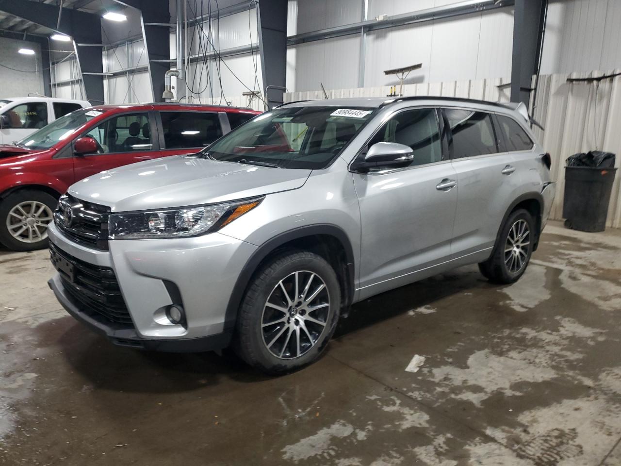TOYOTA HIGHLANDER 2017