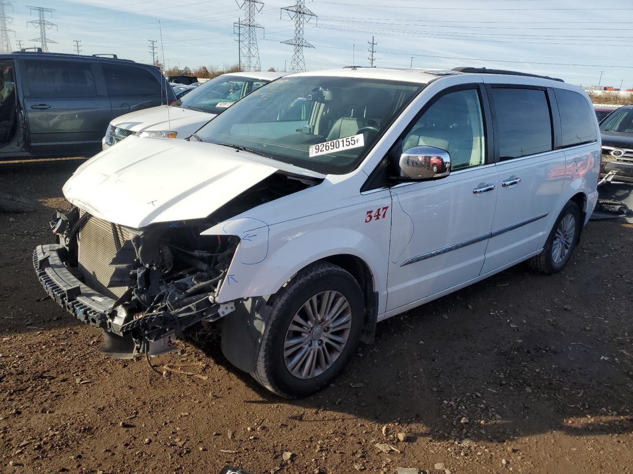 CHRYSLER TOWN & COUNTRY 2016