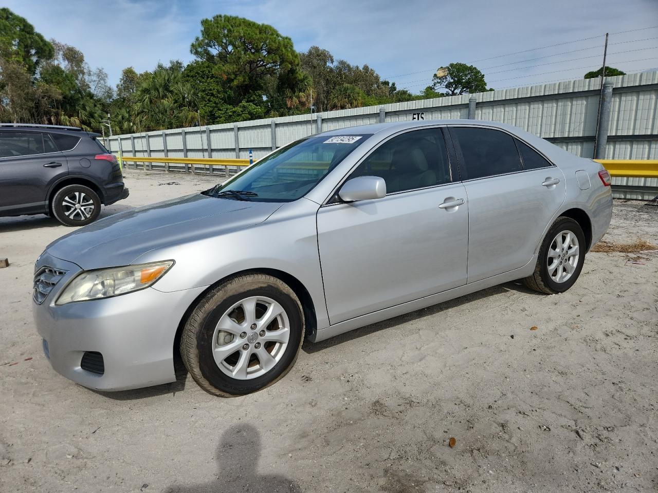 TOYOTA CAMRY BASE 2011