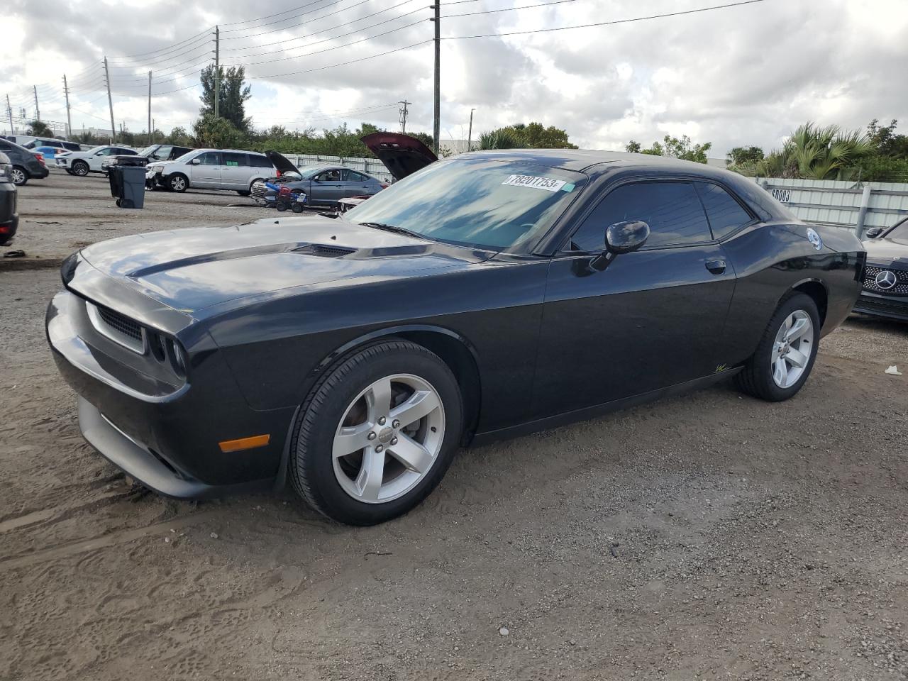DODGE CHALLENGER 2013